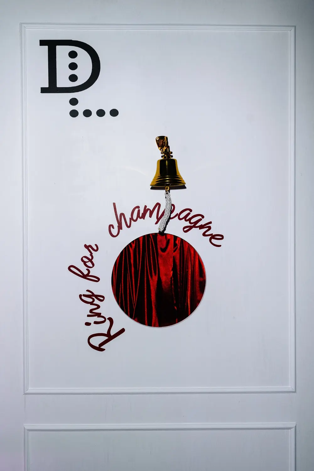 Декоративная зона Ring for champagne